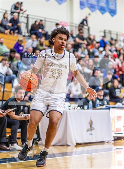 Thumbnail 3 in Beaverton vs. Southridge (Les Schwab Invitational) photogallery.
