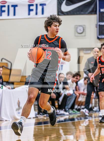 Thumbnail 1 in Beaverton vs. Southridge (Les Schwab Invitational) photogallery.