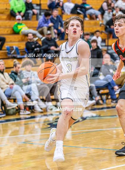 Thumbnail 2 in Beaverton vs. Southridge (Les Schwab Invitational) photogallery.