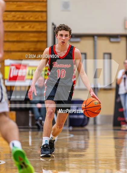Thumbnail 1 in Beaverton vs. Southridge (Les Schwab Invitational) photogallery.
