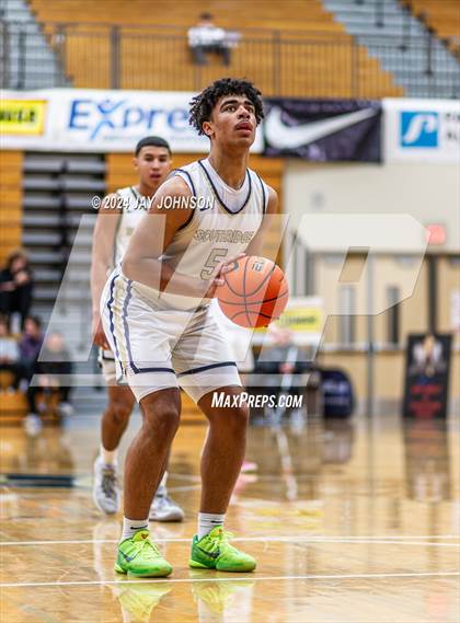 Thumbnail 1 in Beaverton vs. Southridge (Les Schwab Invitational) photogallery.
