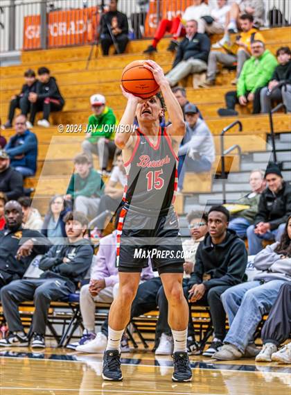 Thumbnail 2 in Beaverton vs. Southridge (Les Schwab Invitational) photogallery.