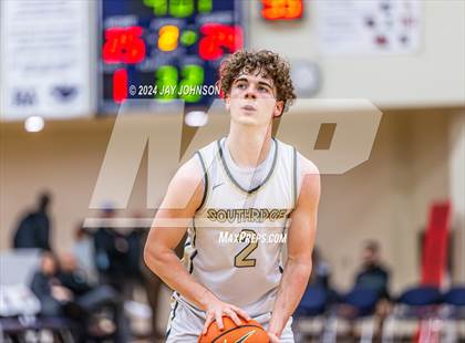 Thumbnail 3 in Beaverton vs. Southridge (Les Schwab Invitational) photogallery.