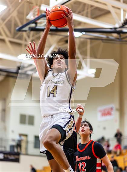Thumbnail 2 in Beaverton vs. Southridge (Les Schwab Invitational) photogallery.