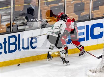 Thumbnail 3 in Winchester vs. Duxbury (MIAA Division 1 State Final) photogallery.