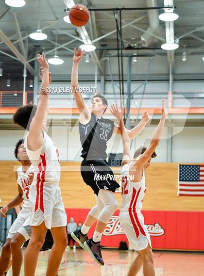 Thumbnail 3 in Arlington vs. Marysville-Pilchuck (WIAA 3A District Playoff) photogallery.