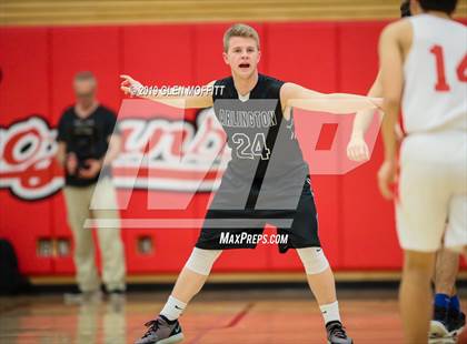 Thumbnail 2 in Arlington vs. Marysville-Pilchuck (WIAA 3A District Playoff) photogallery.