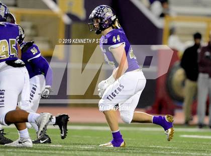 Thumbnail 3 in Chalmette @ Hahnville (LHSAA 5A 1st Round Playoff) photogallery.