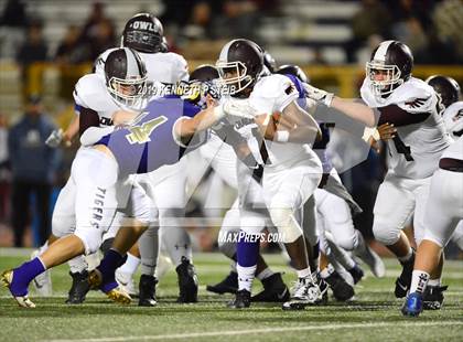 Thumbnail 1 in Chalmette @ Hahnville (LHSAA 5A 1st Round Playoff) photogallery.