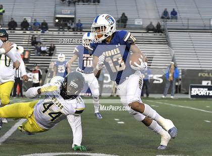 Thumbnail 2 in Cajon vs. Serra (CIF State D2-AA Final) photogallery.