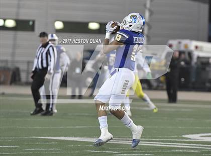 Thumbnail 2 in Cajon vs. Serra (CIF State D2-AA Final) photogallery.