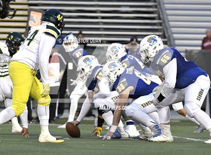 Thumbnail 2 in Cajon vs. Serra (CIF State D2-AA Final) photogallery.