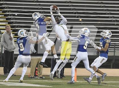 Thumbnail 2 in Cajon vs. Serra (CIF State D2-AA Final) photogallery.