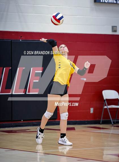Thumbnail 3 in Isabella vs Maplesville (Chilton County Tournament) photogallery.