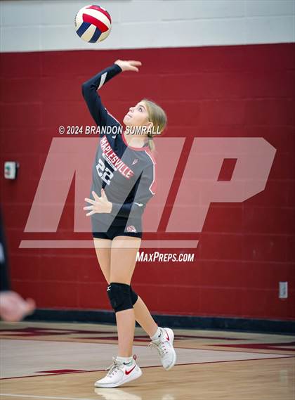Thumbnail 2 in Isabella vs Maplesville (Chilton County Tournament) photogallery.