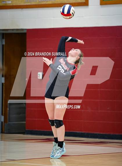 Thumbnail 2 in Isabella vs Maplesville (Chilton County Tournament) photogallery.