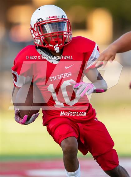 Thumbnail 3 in Hallsville @ Terrell photogallery.