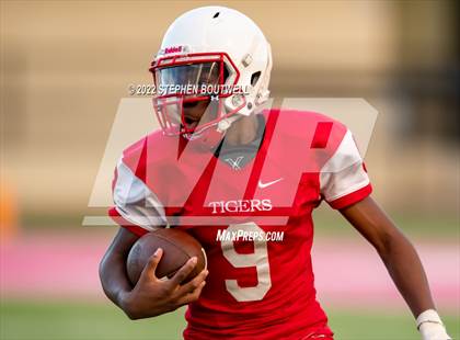 Thumbnail 2 in Hallsville @ Terrell photogallery.