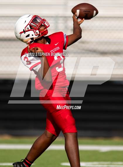 Thumbnail 3 in Hallsville @ Terrell photogallery.