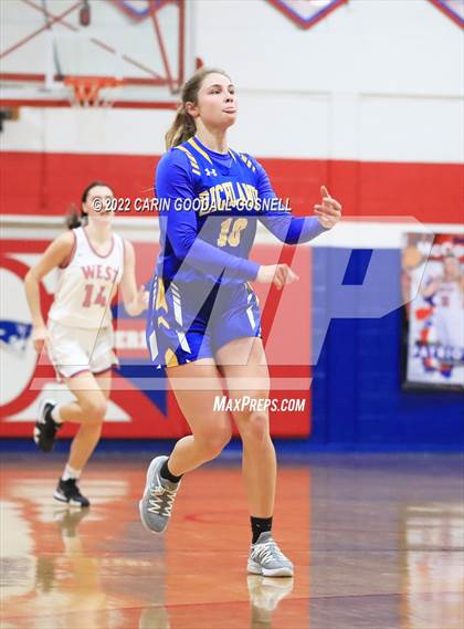 Thumbnail 1 in Richlands @ West Carteret (NCHSAA Round 1) photogallery.