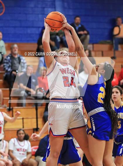 Thumbnail 2 in Richlands @ West Carteret (NCHSAA Round 1) photogallery.
