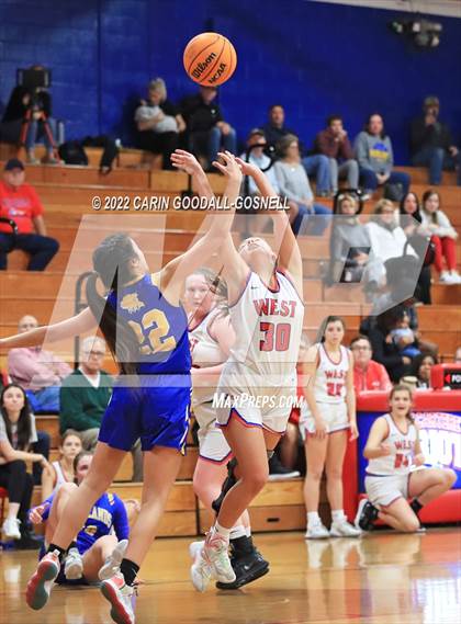 Thumbnail 2 in Richlands @ West Carteret (NCHSAA Round 1) photogallery.