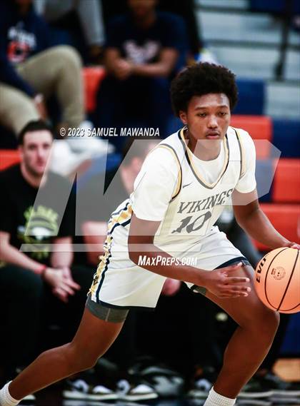 Thumbnail 2 in Santa Monica vs Oak Park (8th Annual West Valley Tip-Off Classic) photogallery.
