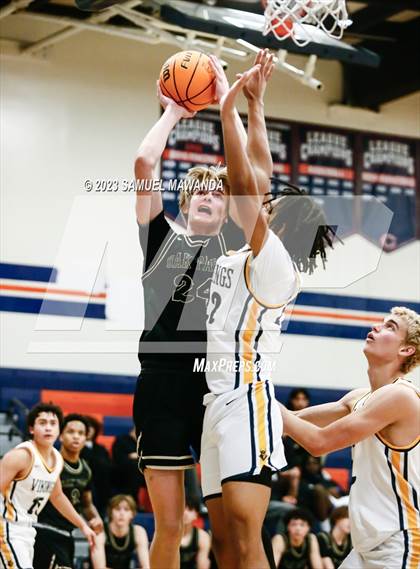 Thumbnail 1 in Santa Monica vs Oak Park (8th Annual West Valley Tip-Off Classic) photogallery.