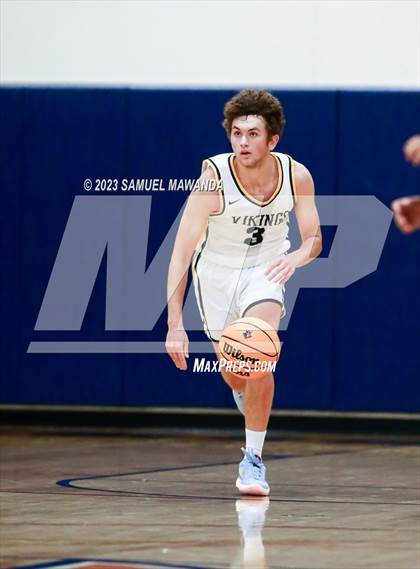 Thumbnail 1 in Santa Monica vs Oak Park (8th Annual West Valley Tip-Off Classic) photogallery.