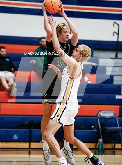 Thumbnail 3 in Santa Monica vs Oak Park (8th Annual West Valley Tip-Off Classic) photogallery.