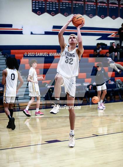 Thumbnail 2 in Santa Monica vs Oak Park (8th Annual West Valley Tip-Off Classic) photogallery.
