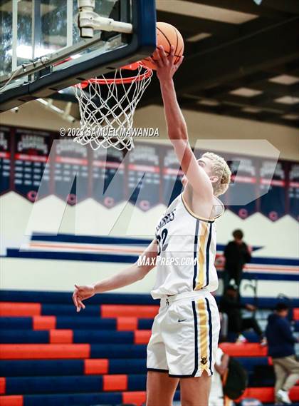 Thumbnail 3 in Santa Monica vs Oak Park (8th Annual West Valley Tip-Off Classic) photogallery.