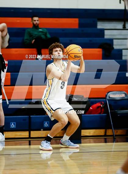 Thumbnail 1 in Santa Monica vs Oak Park (8th Annual West Valley Tip-Off Classic) photogallery.
