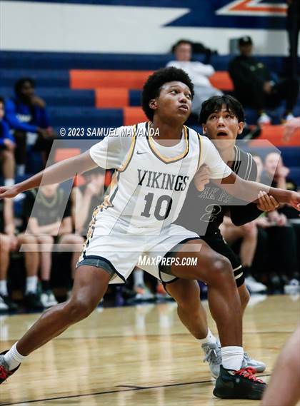 Thumbnail 3 in Santa Monica vs Oak Park (8th Annual West Valley Tip-Off Classic) photogallery.