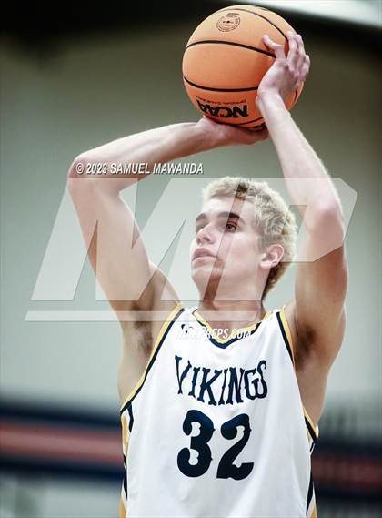 Thumbnail 3 in Santa Monica vs Oak Park (8th Annual West Valley Tip-Off Classic) photogallery.