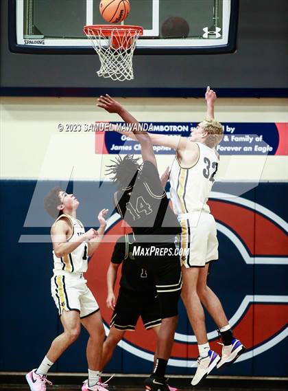 Thumbnail 1 in Santa Monica vs Oak Park (8th Annual West Valley Tip-Off Classic) photogallery.