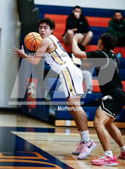 Thumbnail 1 in Santa Monica vs Oak Park (8th Annual West Valley Tip-Off Classic) photogallery.