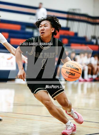 Thumbnail 1 in Santa Monica vs Oak Park (8th Annual West Valley Tip-Off Classic) photogallery.