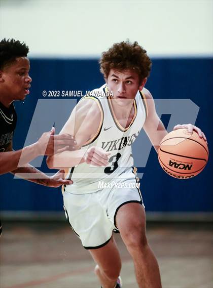 Thumbnail 2 in Santa Monica vs Oak Park (8th Annual West Valley Tip-Off Classic) photogallery.