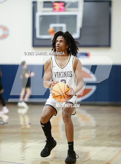 Thumbnail 2 in Santa Monica vs Oak Park (8th Annual West Valley Tip-Off Classic) photogallery.