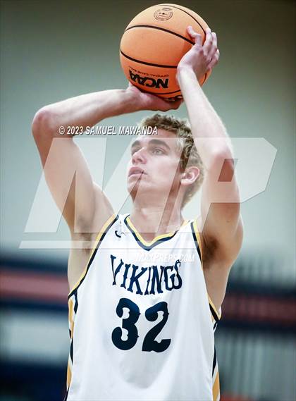 Thumbnail 2 in Santa Monica vs Oak Park (8th Annual West Valley Tip-Off Classic) photogallery.