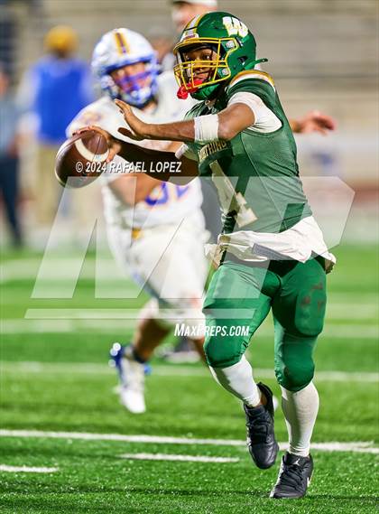 Thumbnail 1 in Worthing vs. Chapel Hill (UIL 4A D1 Football Area) photogallery.