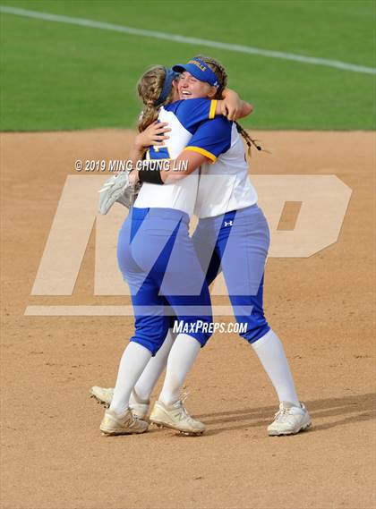 Thumbnail 3 in Torrance vs. Louisville (CIF SS D5 Final) photogallery.