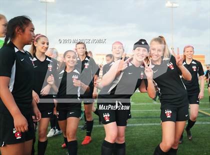 Thumbnail 3 in Adams vs. Troy (MHSAA D1 Regional Final) photogallery.