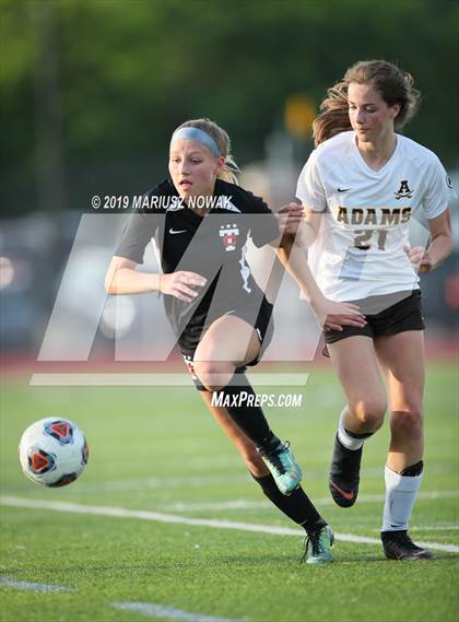 Thumbnail 3 in Adams vs. Troy (MHSAA D1 Regional Final) photogallery.