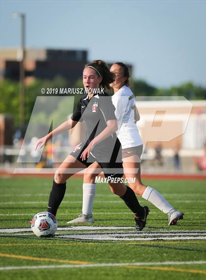 Thumbnail 2 in Adams vs. Troy (MHSAA D1 Regional Final) photogallery.