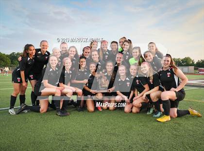 Thumbnail 2 in Adams vs. Troy (MHSAA D1 Regional Final) photogallery.