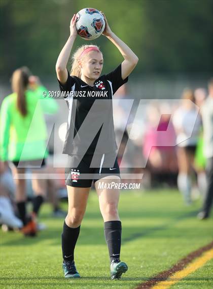 Thumbnail 1 in Adams vs. Troy (MHSAA D1 Regional Final) photogallery.