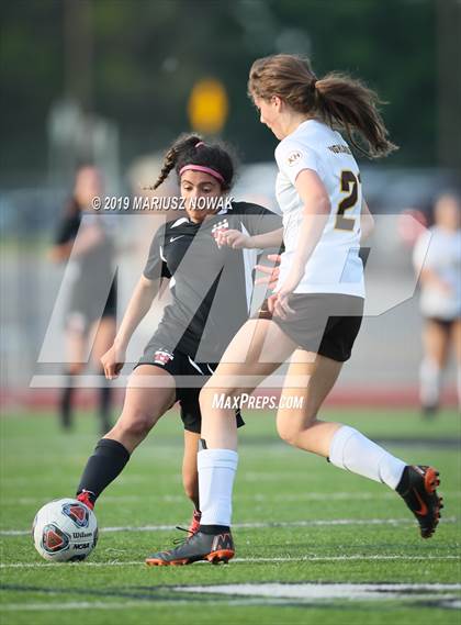 Thumbnail 1 in Adams vs. Troy (MHSAA D1 Regional Final) photogallery.