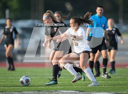 Thumbnail 3 in Adams vs. Troy (MHSAA D1 Regional Final) photogallery.